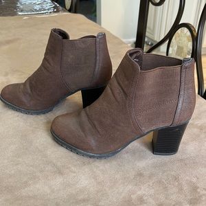 Boots / Booties Brown 7.5